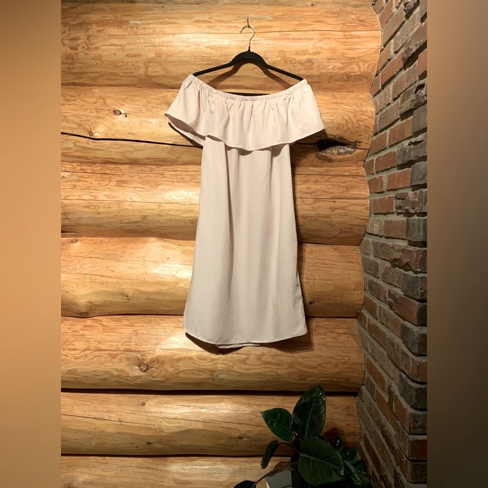 Off The Shoulder Contemporaine Midi Dress